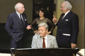 24-12-02 Helmut Schmidt am Klavier Reiner Lehberger